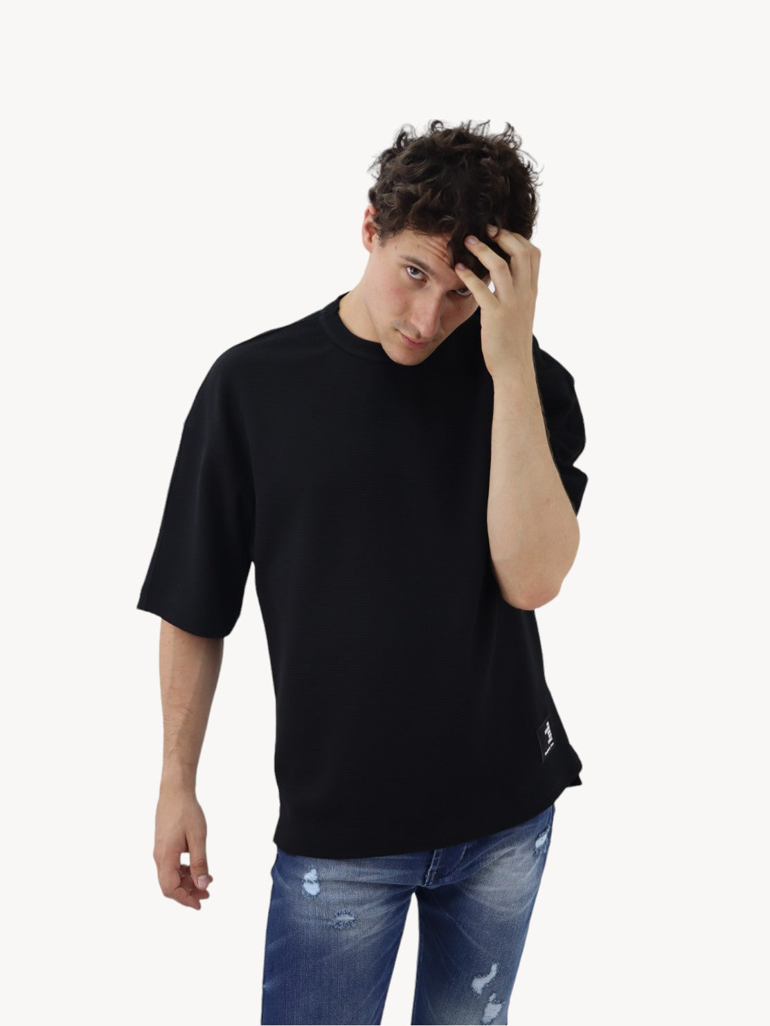 Playera oversize de color negro (NUEVA TEMPORADA)