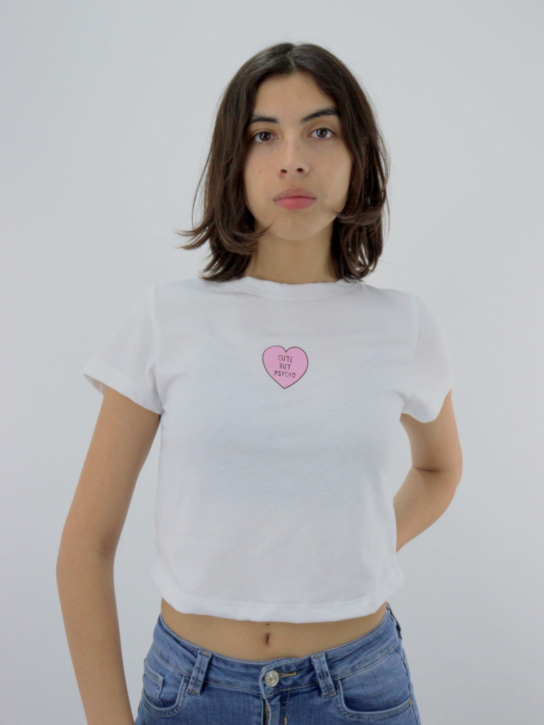 Playera manga corta con estampado de corazón