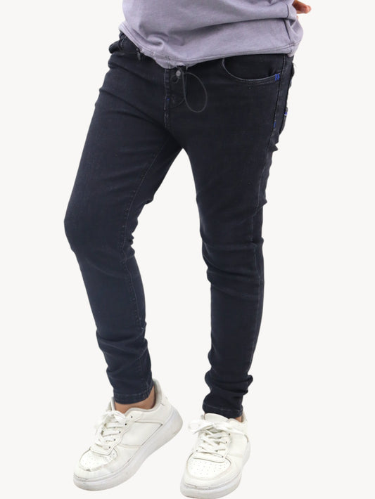 Jeans skinny negro deslavado