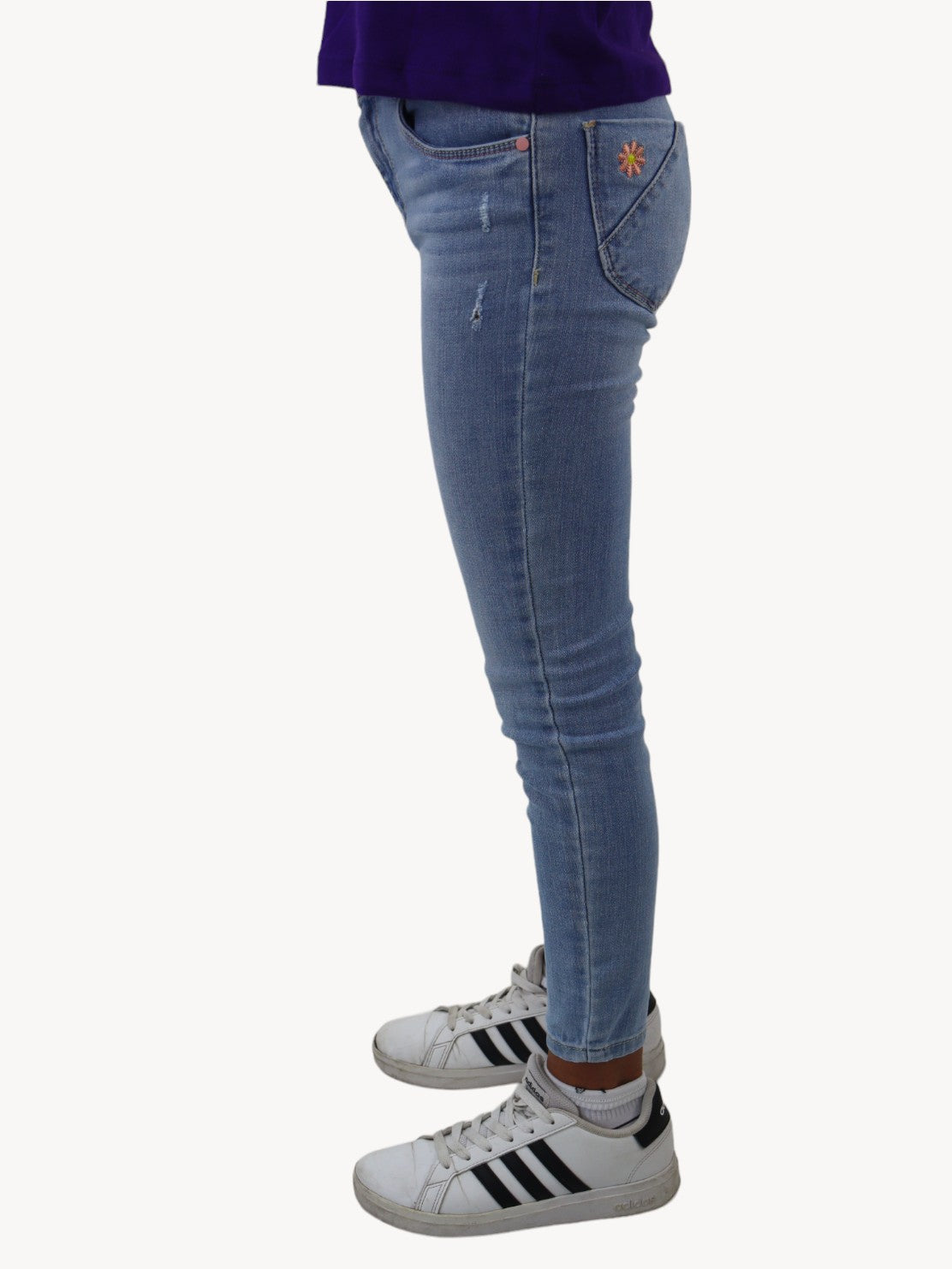 Jeans skinny con bordado floral (NUEVA TEMPORADA)