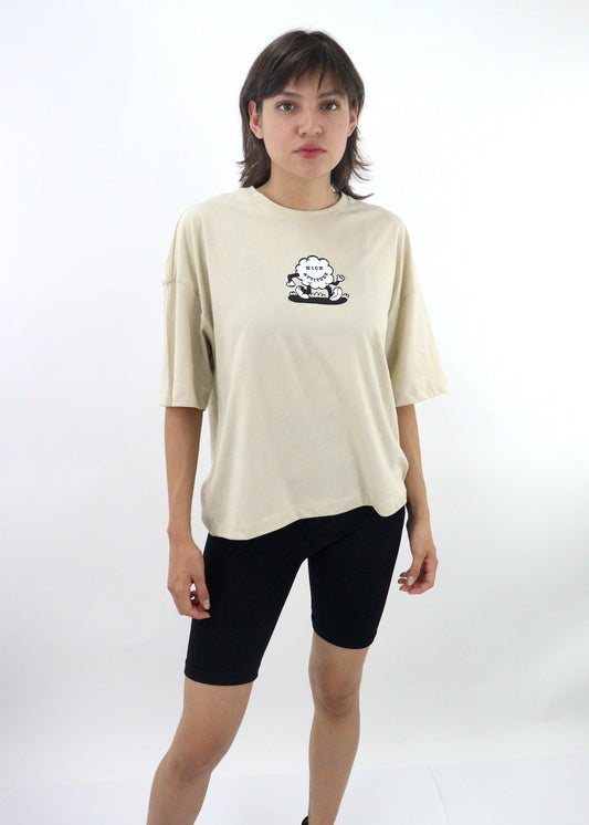 Playera oversize de color beige con estampado (NUEVA TEMPORADA)