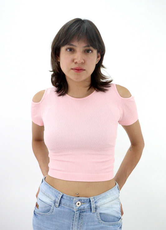 Blusa con abertura de hombros color rosa (NUEVA TEMPORADA)
