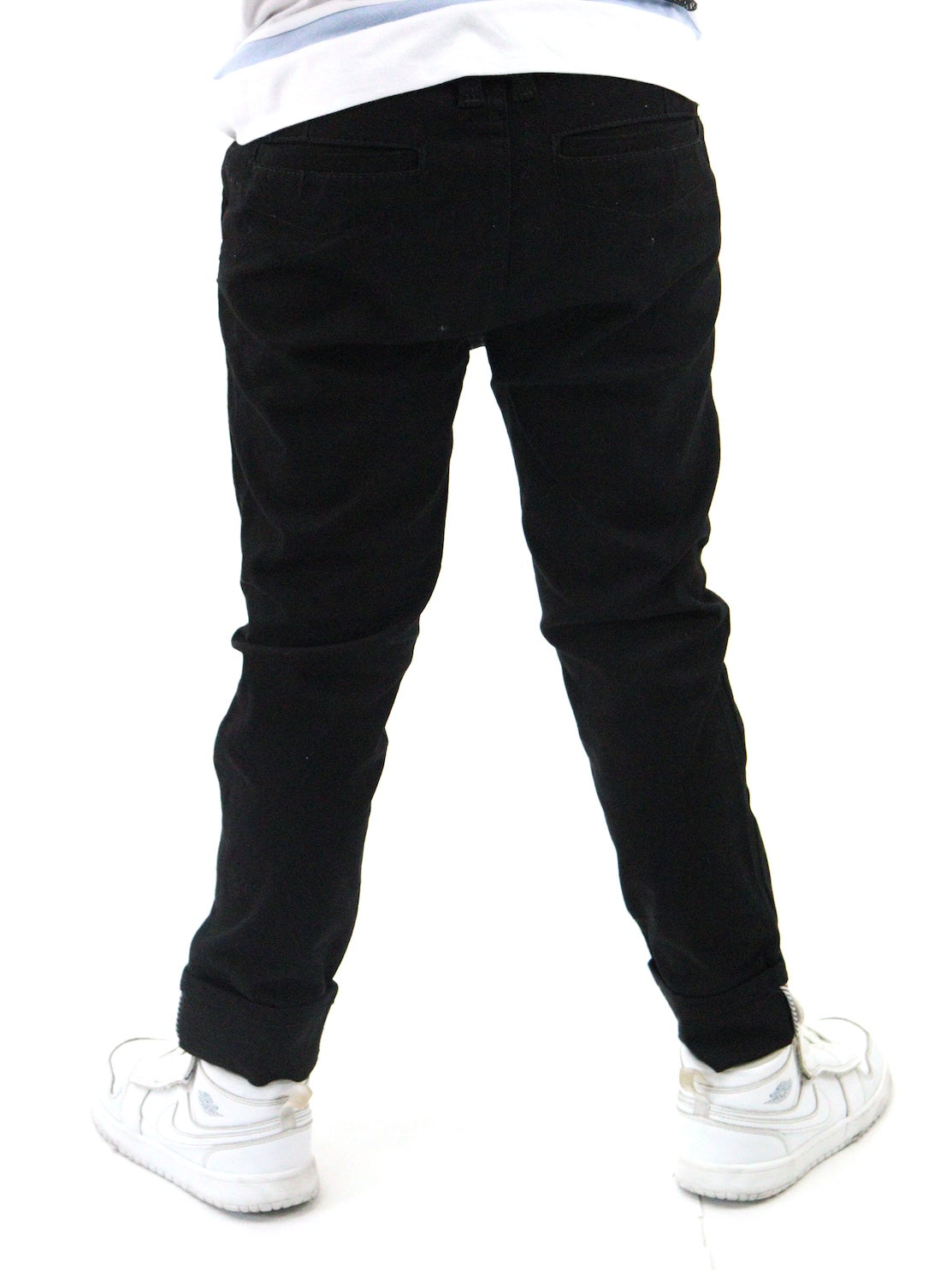 Pantalón chino de color negro (NUEVA TEMPORADA)